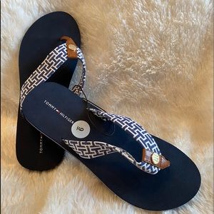 Women’s Hilfiger flip flops